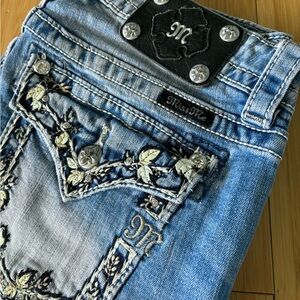 🌸 Miss Me Cuffed Capri Embellished Floral Jeans 🌸